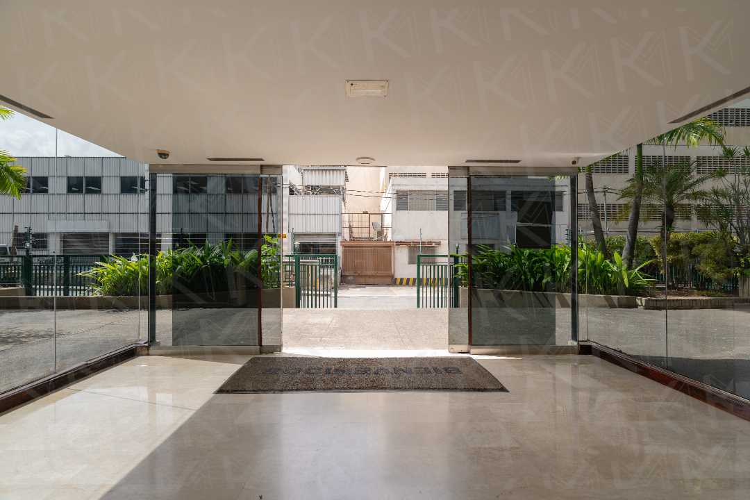 Los cortijos (Torre Corimon) - Oficina en venta