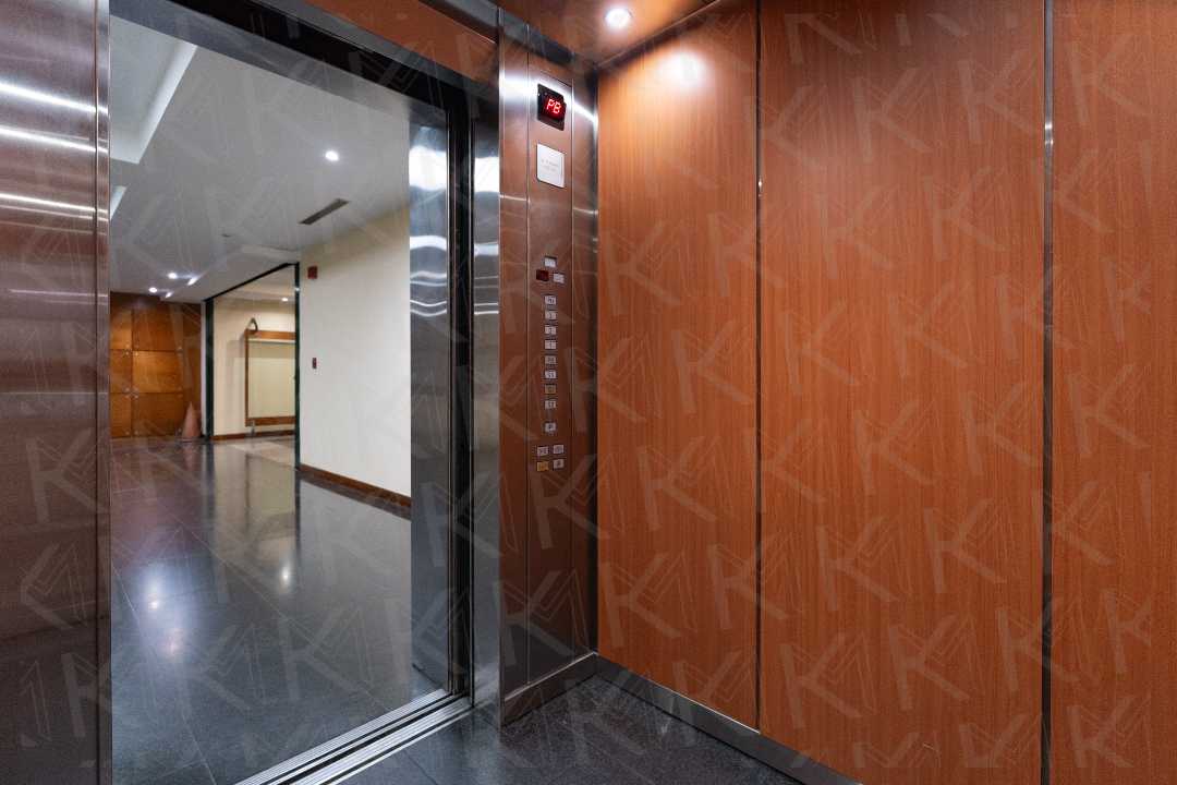 Los cortijos (Torre Corimon) - Oficina en venta
