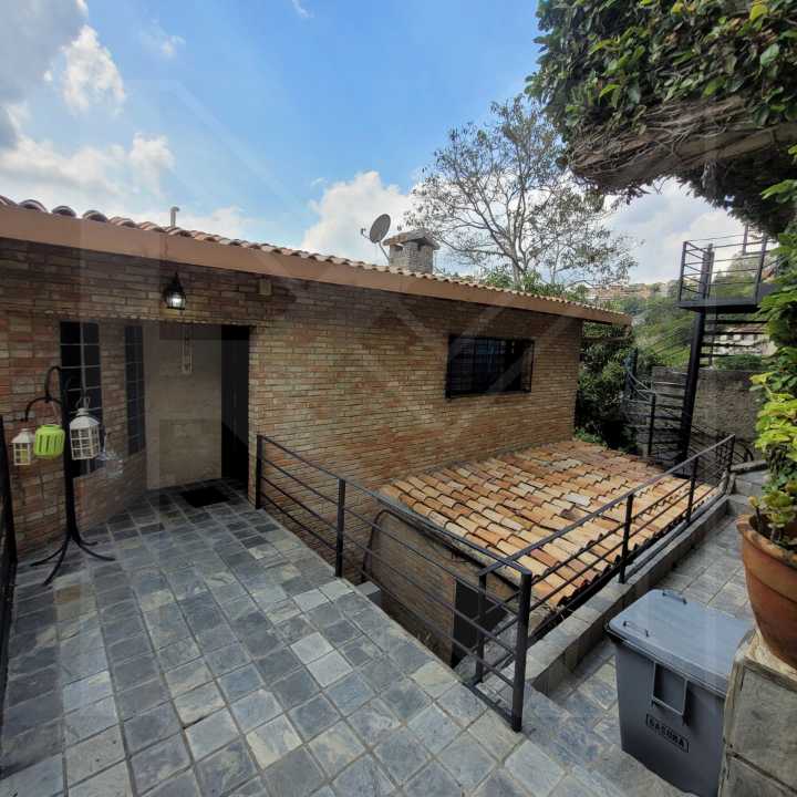 Los Robles - Casa en Venta