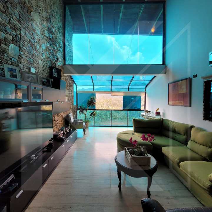 Los Robles - Casa en Venta