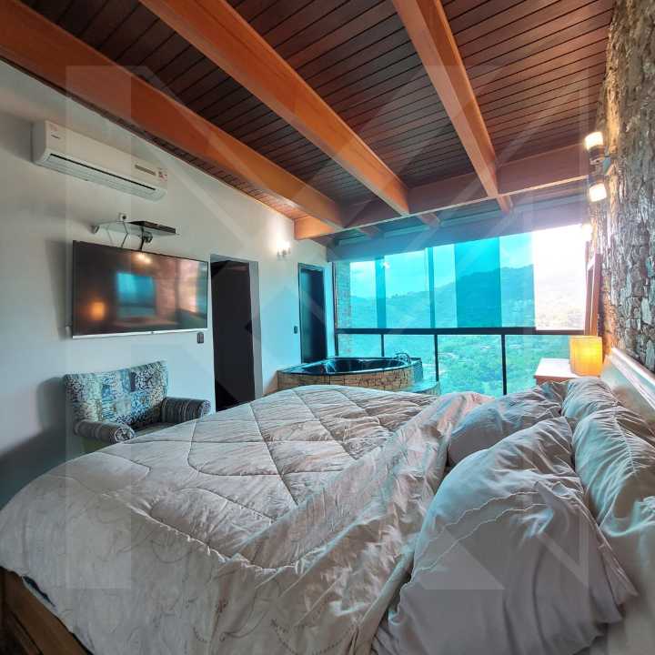 Los Robles - Casa en Venta