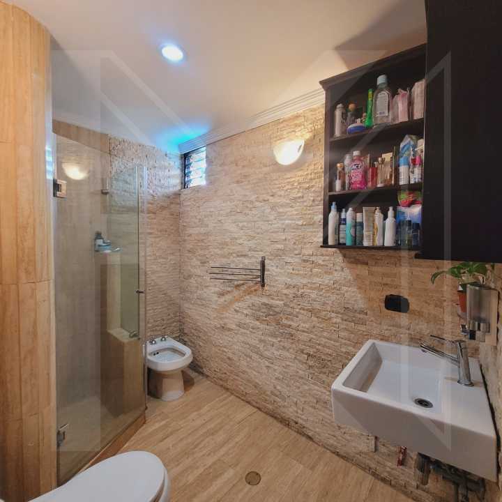 Los Robles - Casa en Venta