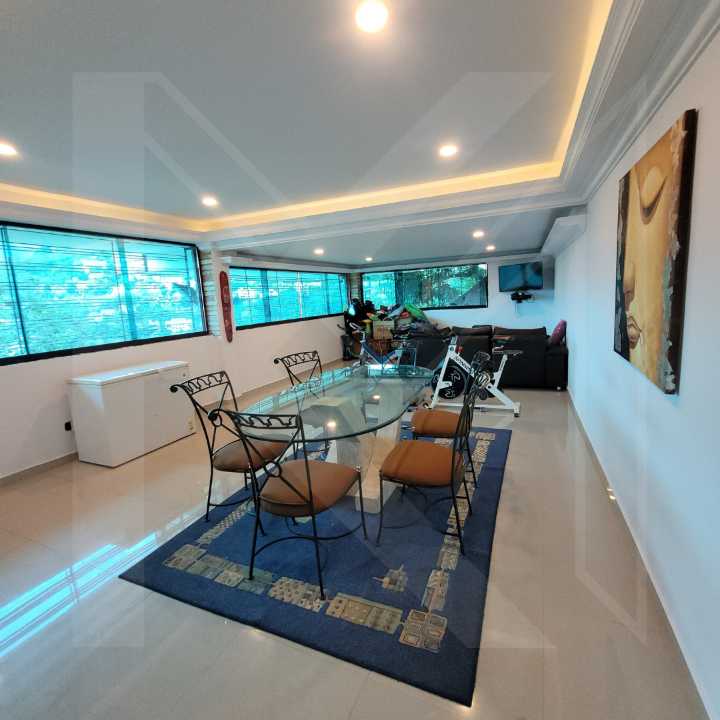 Los Robles - Casa en Venta