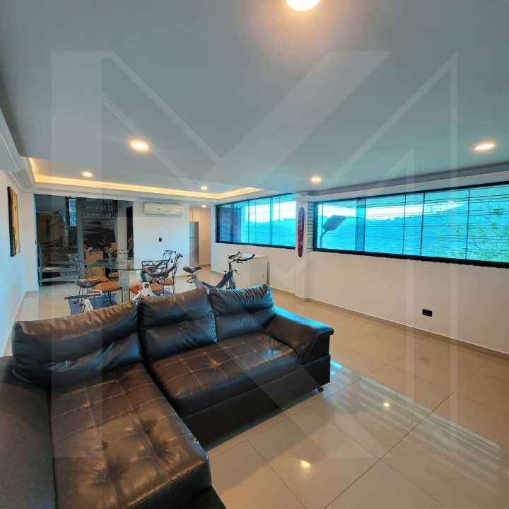 Los Robles - Casa en Venta