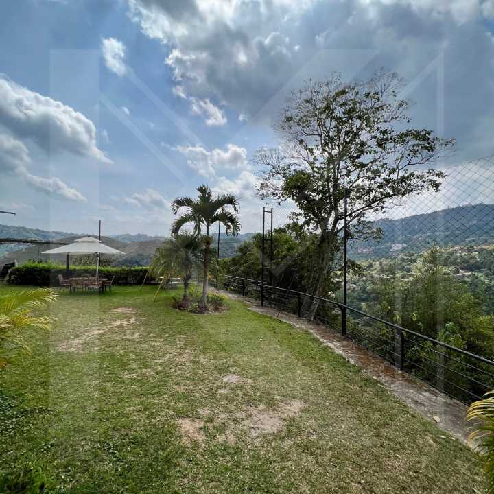 Los Robles - Casa en Venta