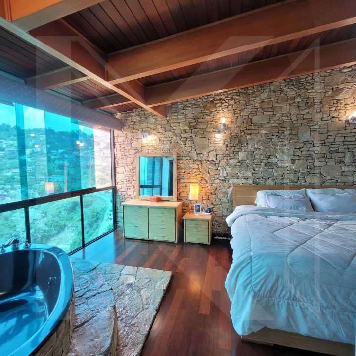 Los Robles - Casa en Venta