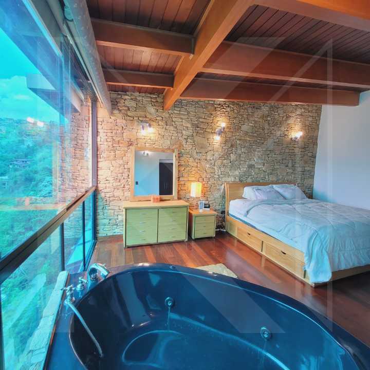 Los Robles - Casa en Venta