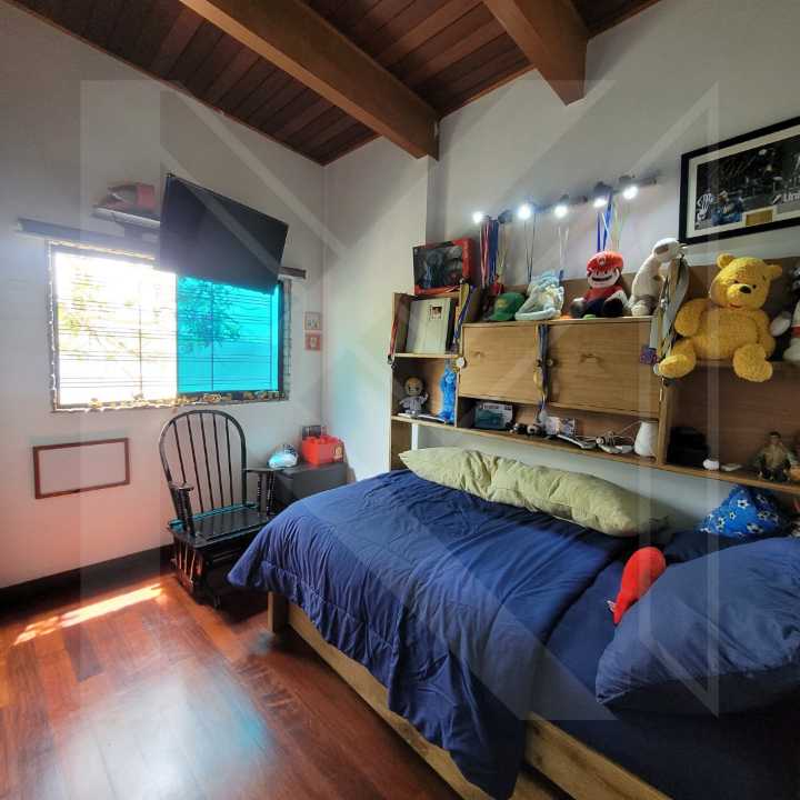 Los Robles - Casa en Venta