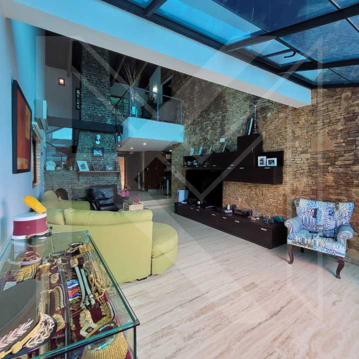Los Robles - Casa en Venta