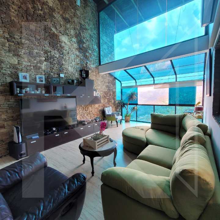 Los Robles - Casa en Venta