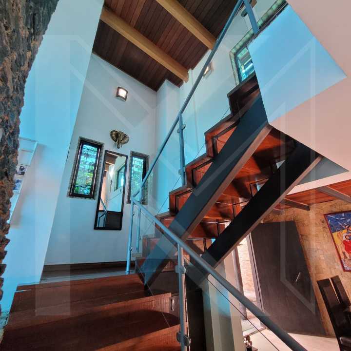 Los Robles - Casa en Venta