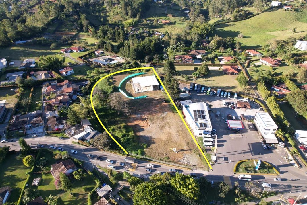 Lote con comercial Uso Mixto en Rionegro