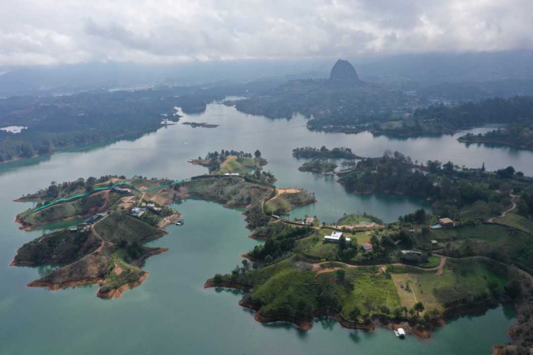 Lote en el peñol con embalse vereda el morro