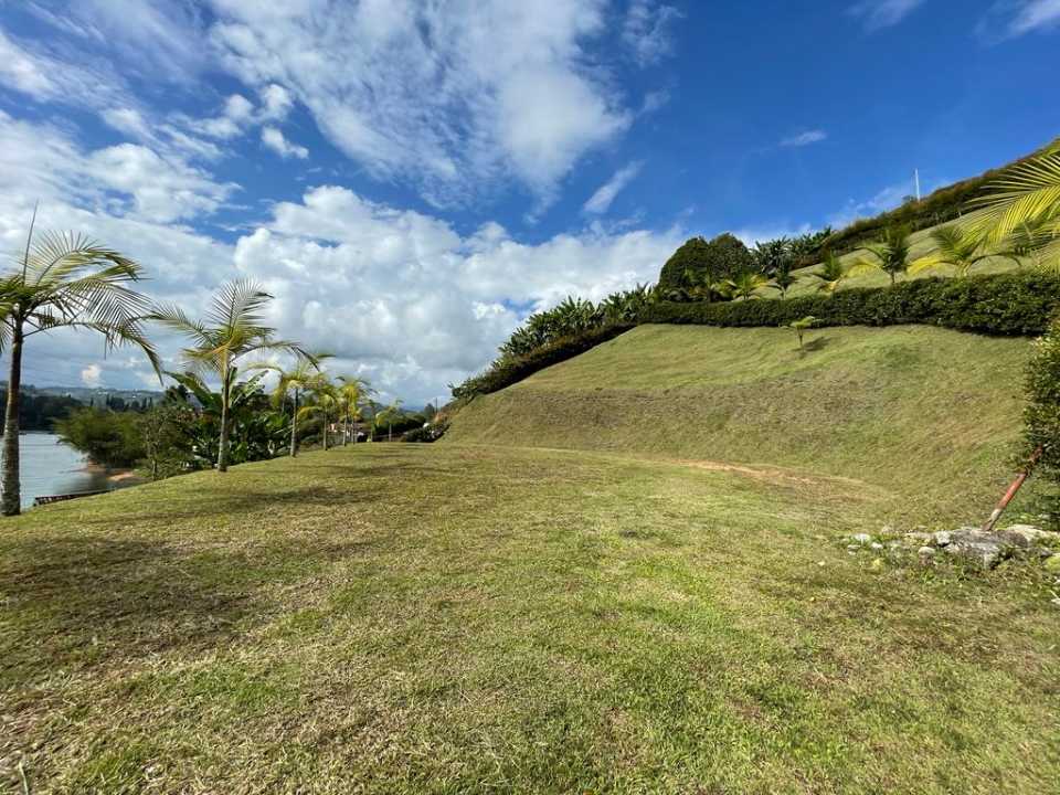 Lote en el peñol vereda uvital