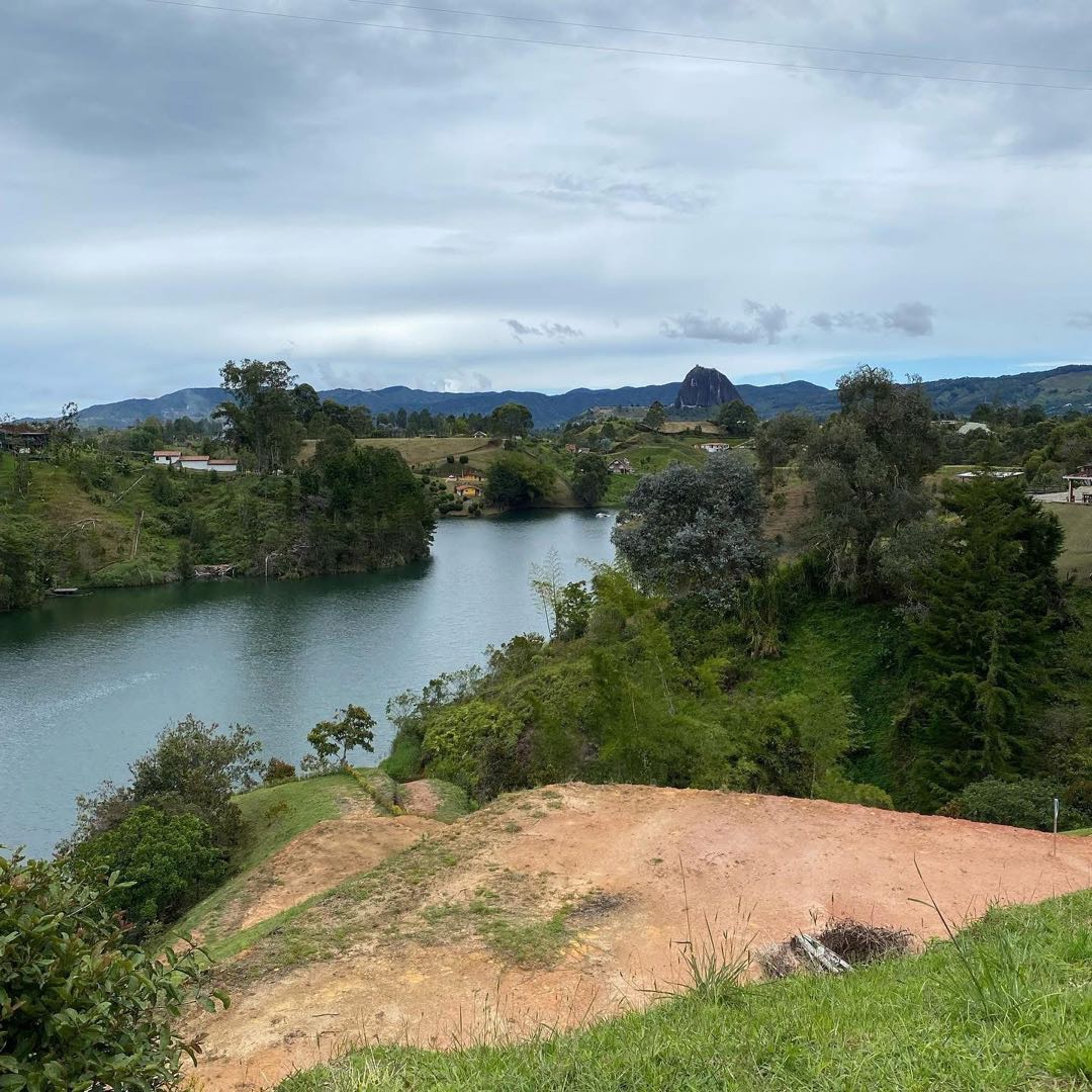 Lote en Guatape en venta con acceso a la Represa! — foto 3 de 4