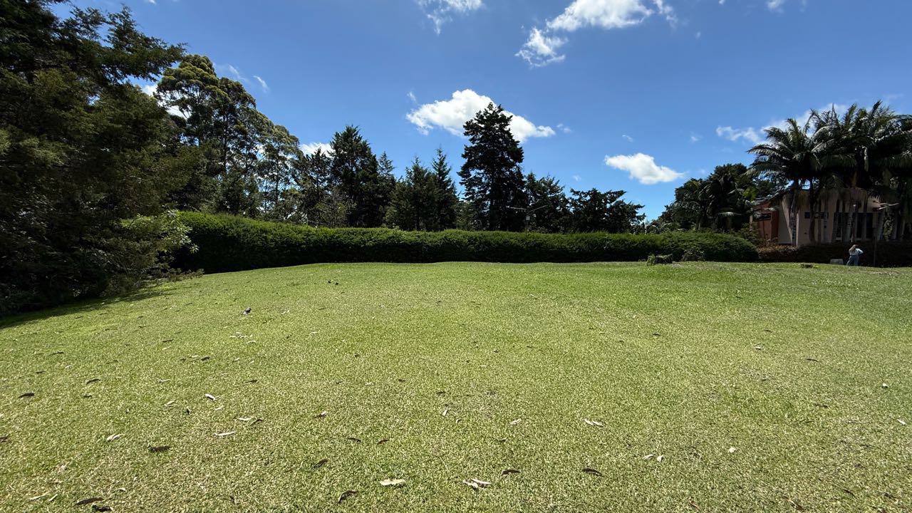 Lote en Parcelación detrás del Mall Llanogrande - Rionegro Lote en Parcelación detrás del Mall Llanogrande - Rionegro