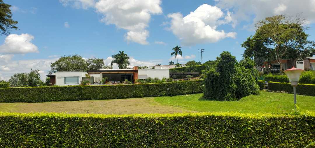 Imagen de Lote esquinero para la venta (T)