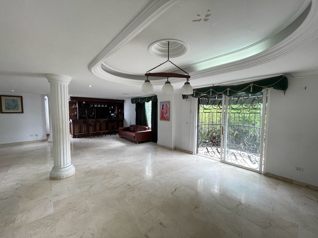 LUJOSA CASA EN PRADOS DEL LIMONAR CALI