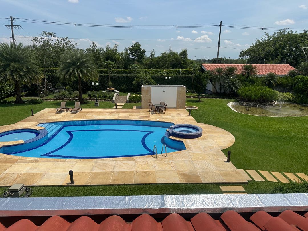 MANSIÓN EN VENTA EN LAS MERCEDES ALFAGUARA JAMUNDI