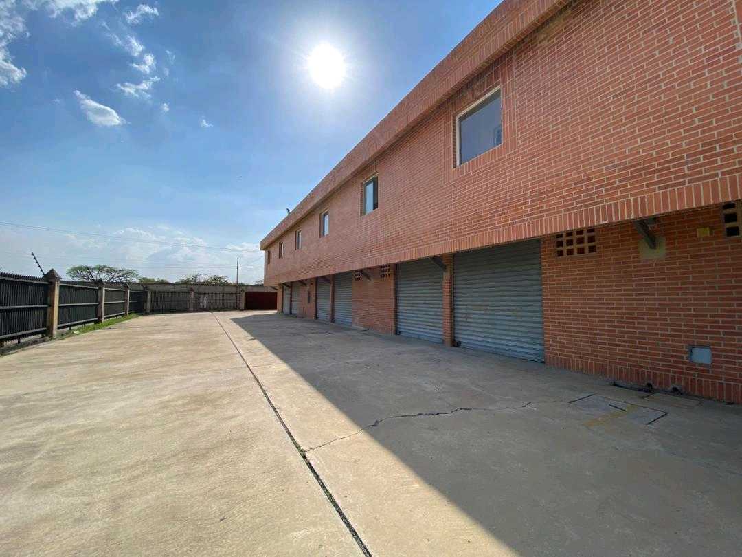 Depósitos en alquiler en parque industrial aeropuerto HV-9804243 - Foto 1