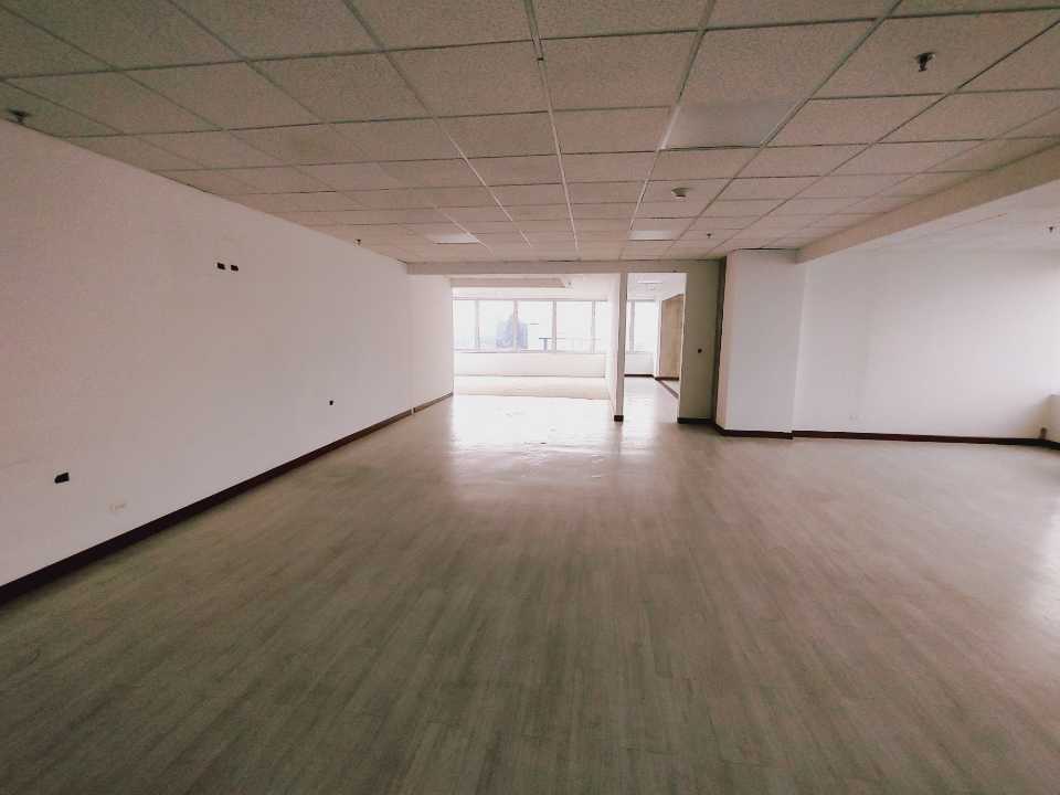 oficina en arriendo 658 m2 a 5 minutos del aeropuerto