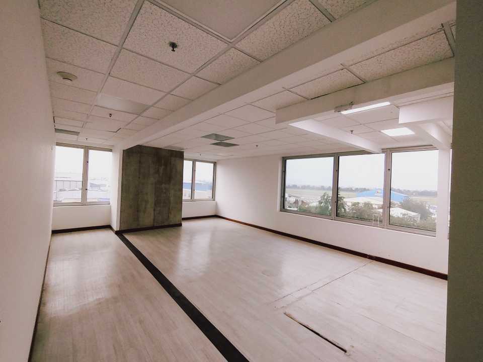 oficina en arriendo 658 m2 a 5 minutos del aeropuerto