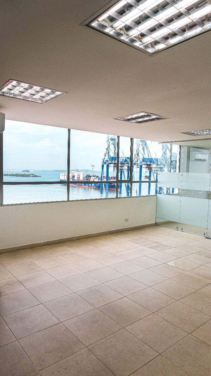 OFICINA EN ARRIENDO EN MANGA - CARTAGENA