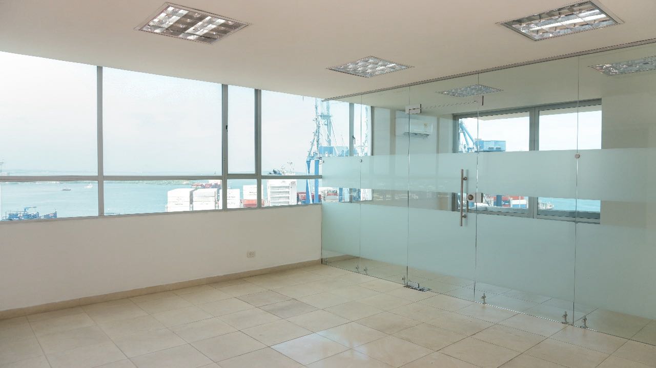OFICINA EN ARRIENDO EN MANGA - CARTAGENA