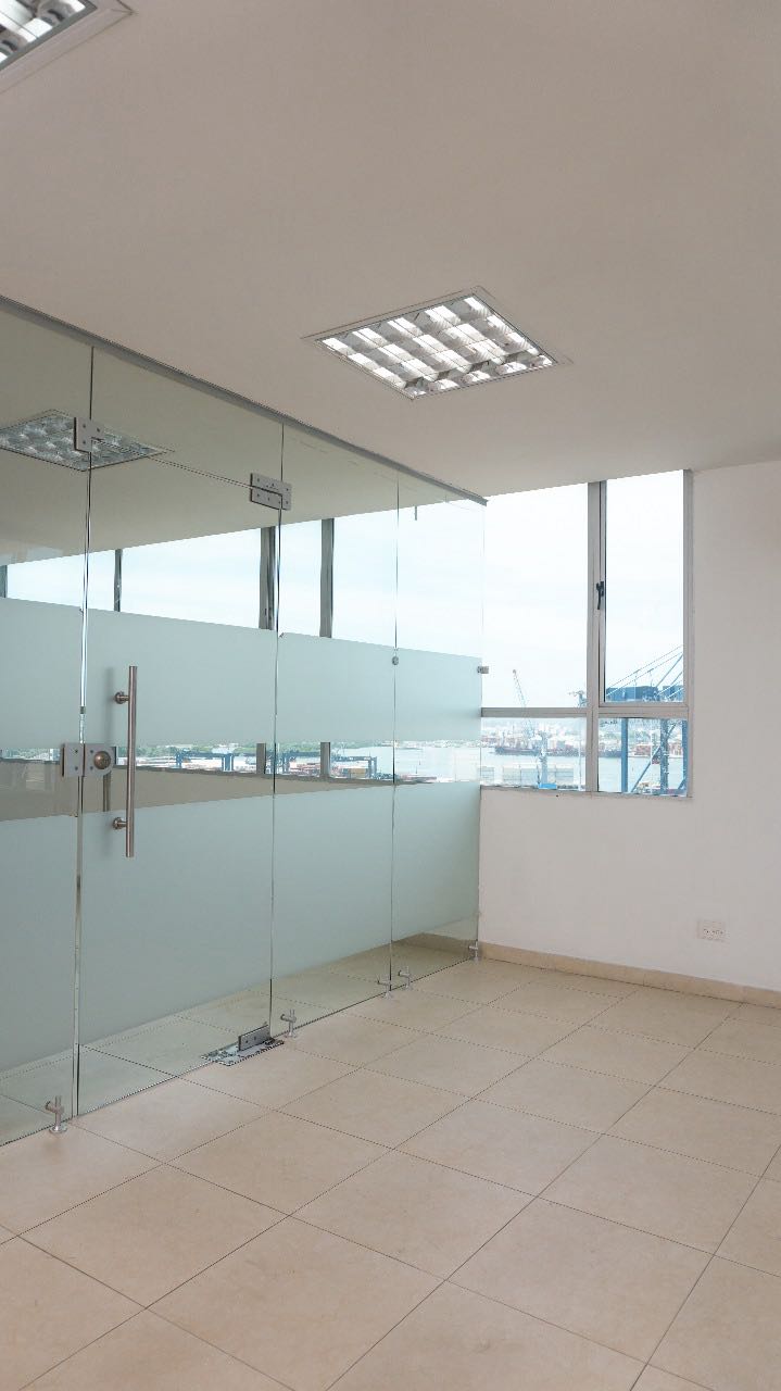 OFICINA EN ARRIENDO EN MANGA - CARTAGENA