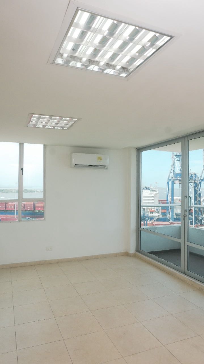 OFICINA EN ARRIENDO EN MANGA - CARTAGENA