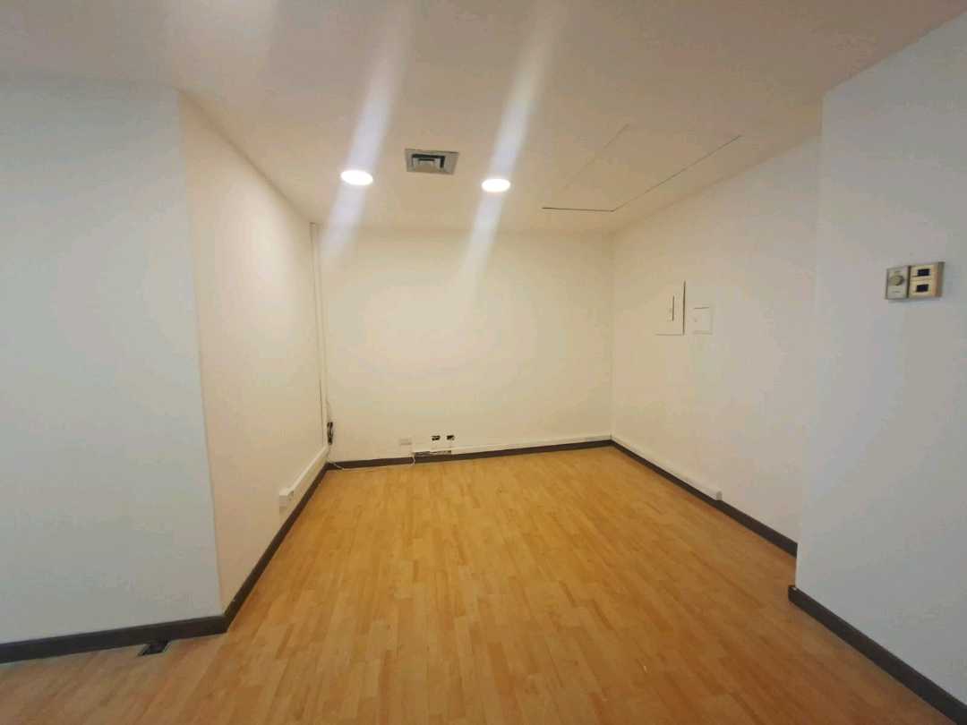 Oficina en arriendo Milla de Oro 107mts