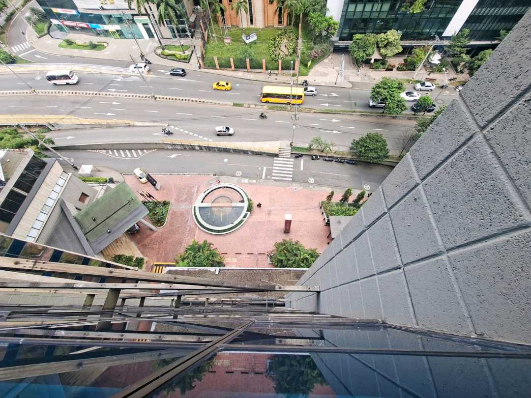 Oficina en arriendo Milla de Oro 107mts