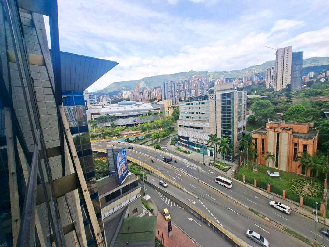 Oficina en arriendo Milla de Oro 107mts