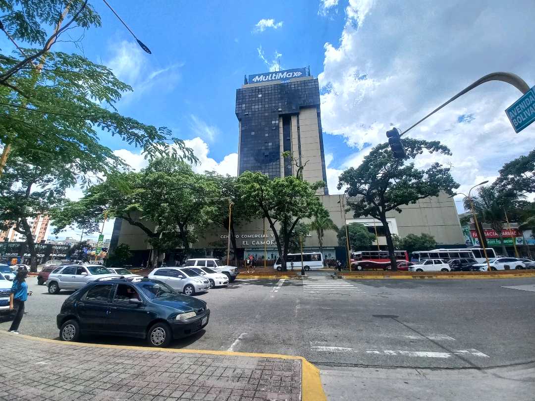 Oficina en Alquiler en Torre Camoruco Av. Bolívar Norte AR-9212324 - Foto 1