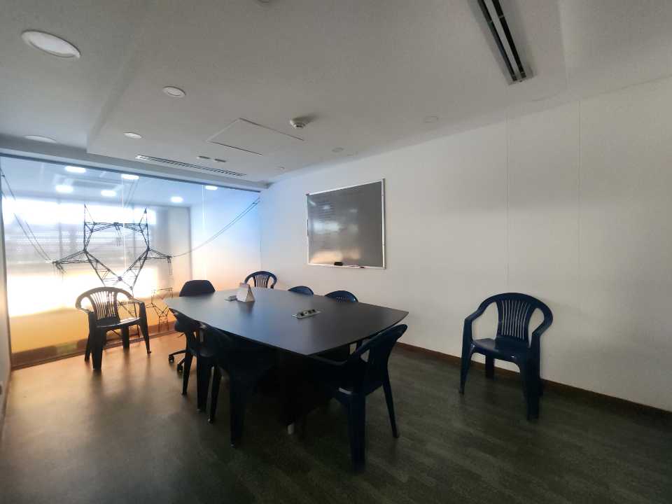 OFICINA EN VENTA CENTRO EMPRESA - BARRIO LA FLORA