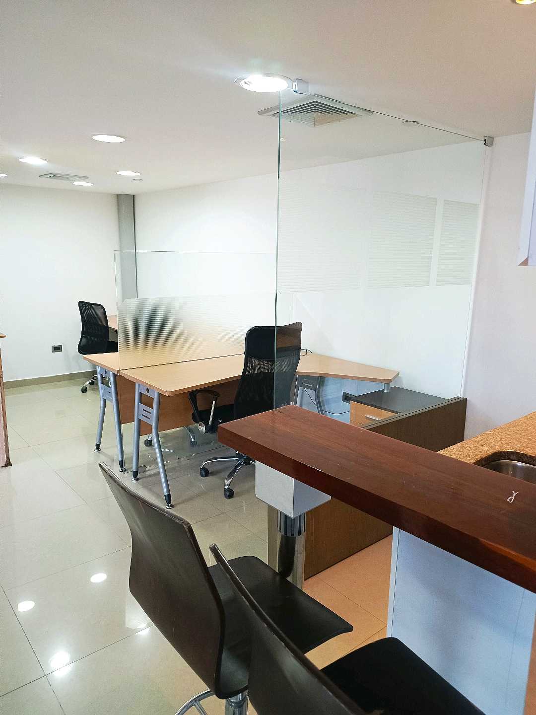 Oficina en Venta en el WTC Hesperia -Mañongo NF-9499580 - Foto 4