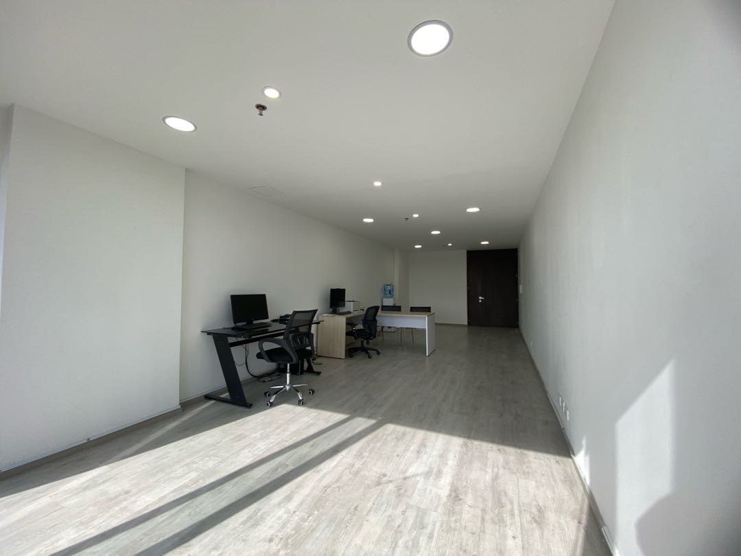 Oficina Premium en Bella Suiza – Confort, Seguridad y Networking