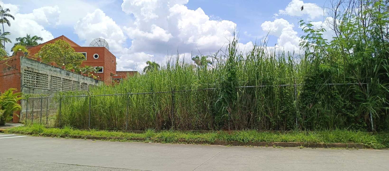 TERRENO EN VENTA URB. GUATAPARO COUNTRY CLUB VALENCIA CRCB-9218611 - Foto 1