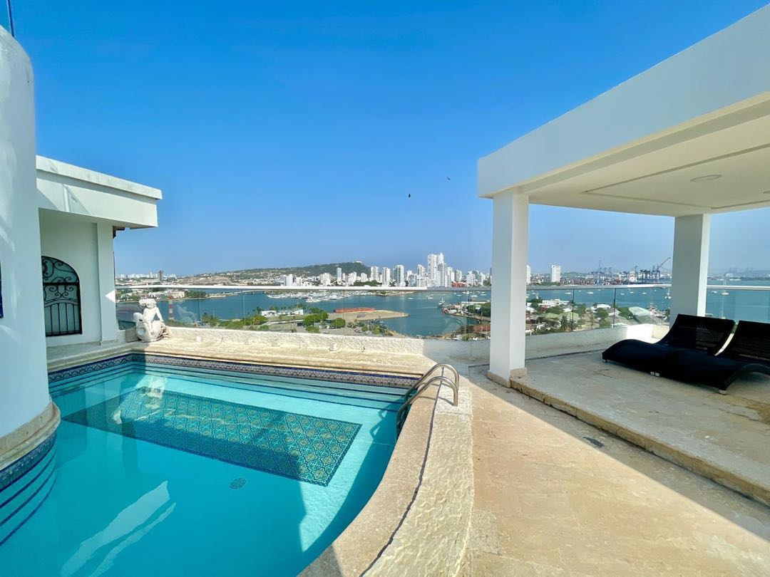 PENTHOUSE EN ARRIENDO EN BOCAGRANDE - CARTAGENA