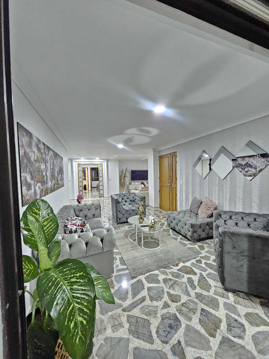 Apartamento en arriendo — RENTO APARTAMENTO AMOBLADO CAMPESTRE EN EL POBLADO