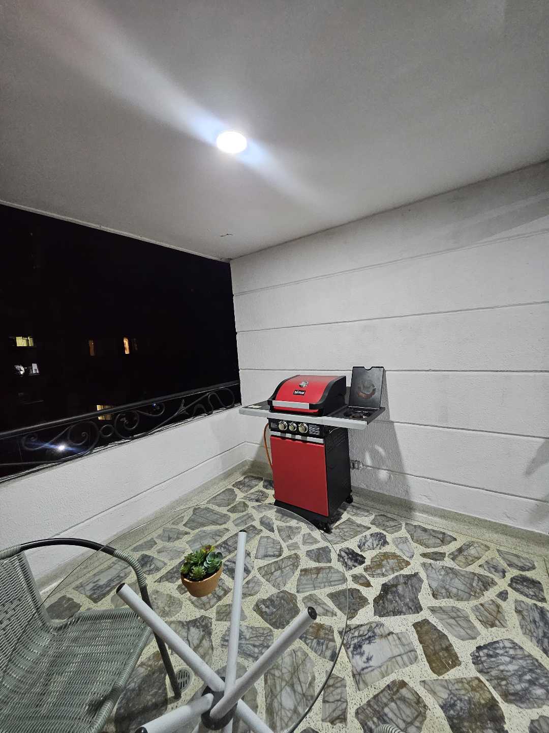 RENTO APARTAMENTO AMOBLADO CAMPESTRE EN EL POBLADO — foto 2 de 25