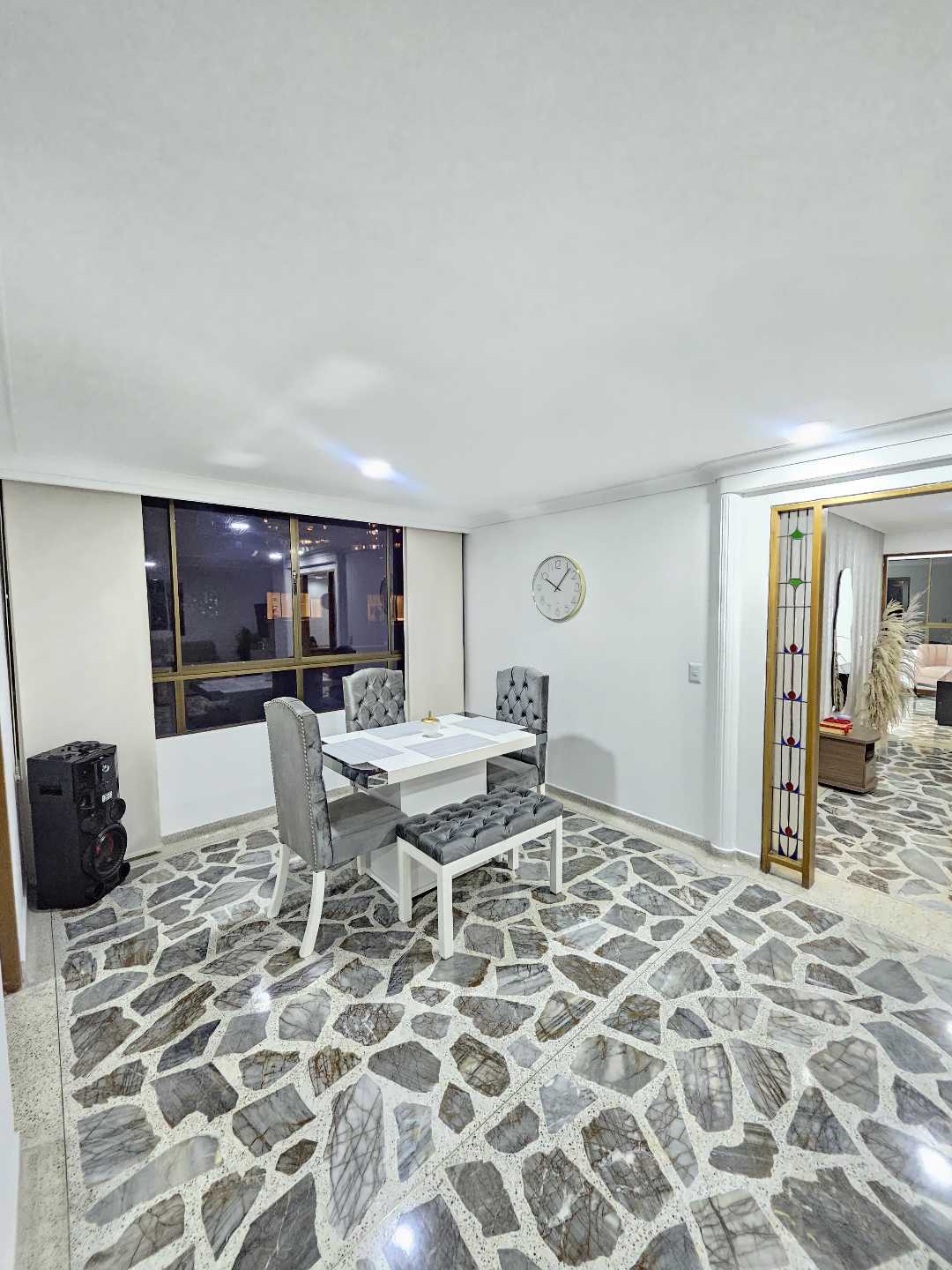 RENTO APARTAMENTO AMOBLADO CAMPESTRE EN EL POBLADO — foto 3 de 25