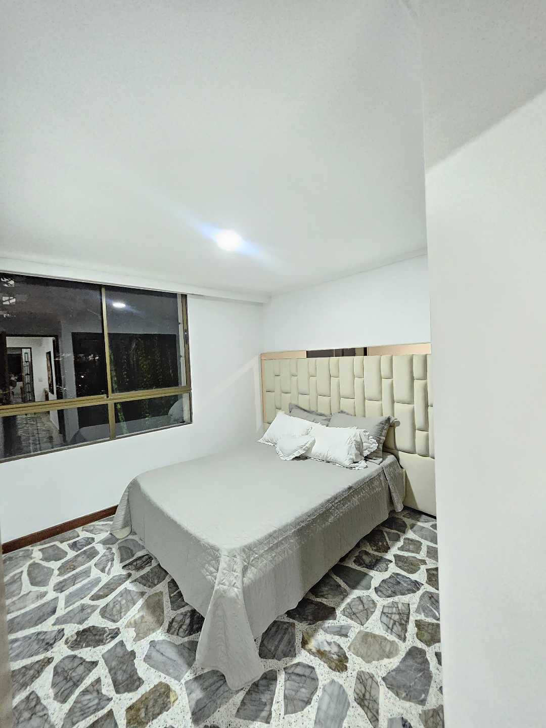 RENTO APARTAMENTO AMOBLADO CAMPESTRE EN EL POBLADO — foto 4 de 25