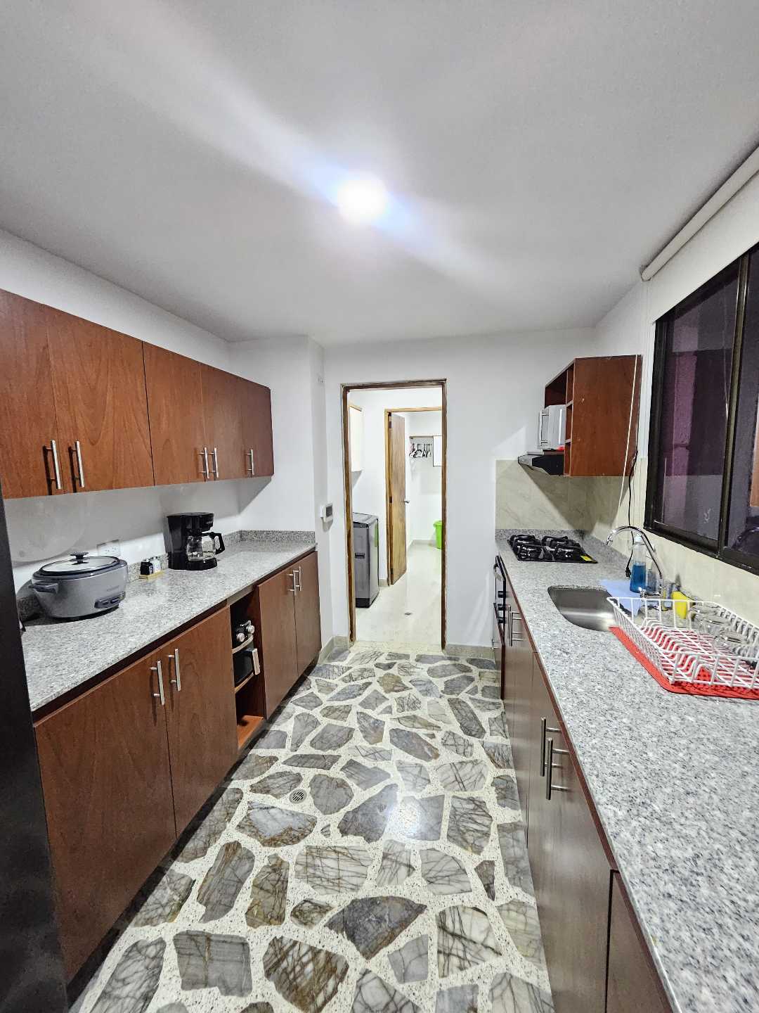 RENTO APARTAMENTO AMOBLADO CAMPESTRE EN EL POBLADO — foto 5 de 25