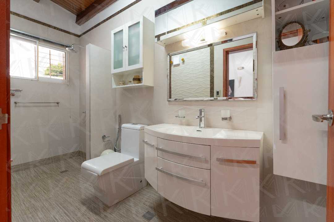 Santa Paula - Casa en Venta
