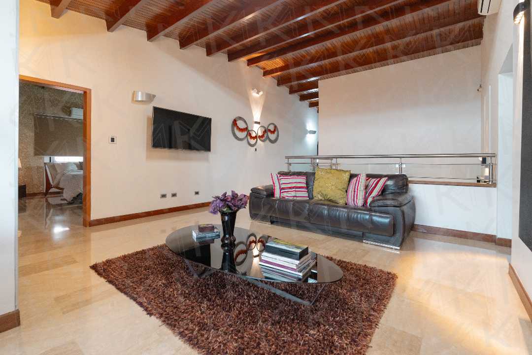 Santa Paula - Casa en Venta