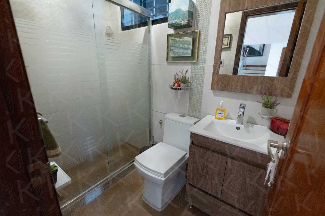 Santa Paula - Casa en Venta