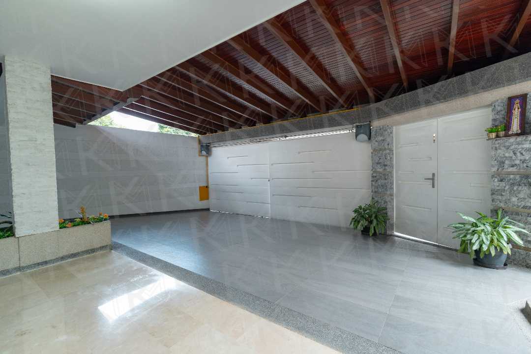 Santa Paula - Casa en Venta