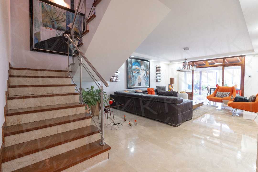 Santa Paula - Casa en Venta