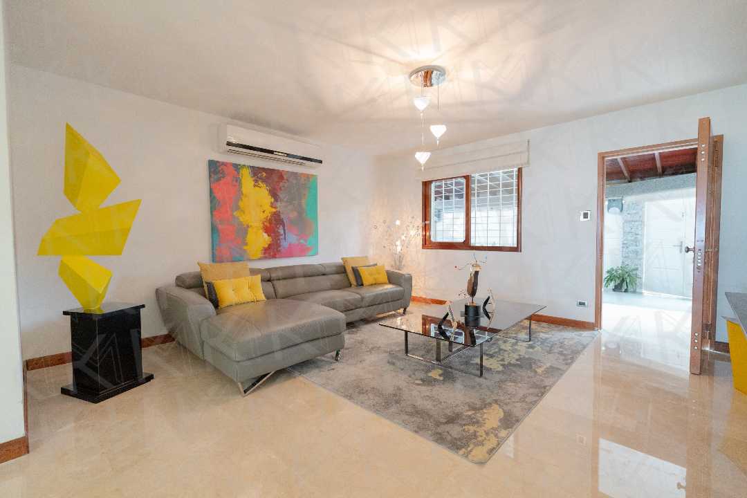 Santa Paula - Casa en Venta